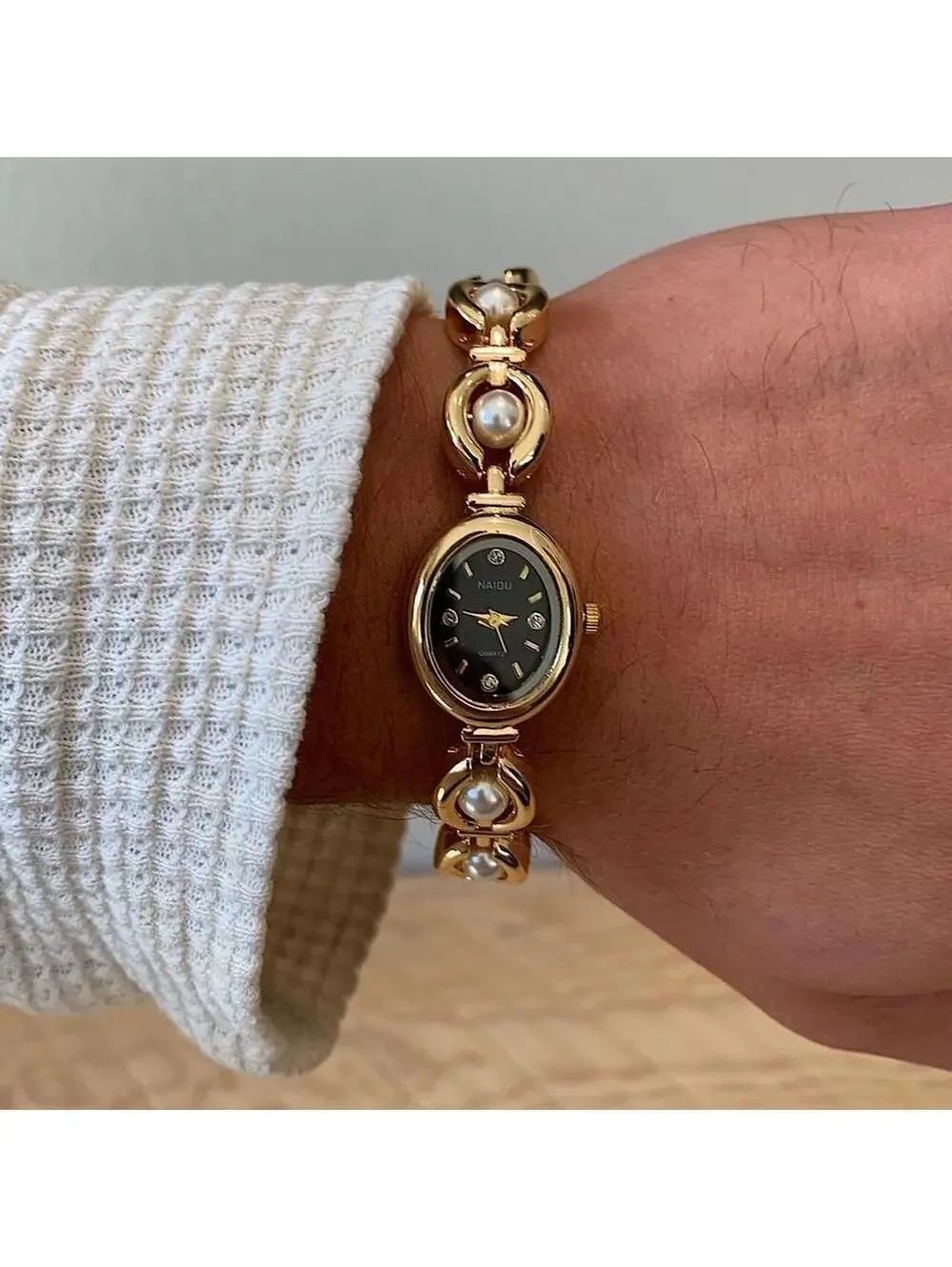 Luxury Y2K style Gold round stainless steel quartz pearl stone charm watch